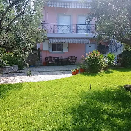 Casa de Férias Dimitra's Garden Two Calamata